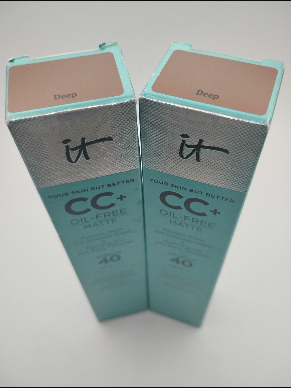 2-it cosmetics CC+ Oil-Free Matte Cream in Teal Shade Deep - Picture 2 of 2